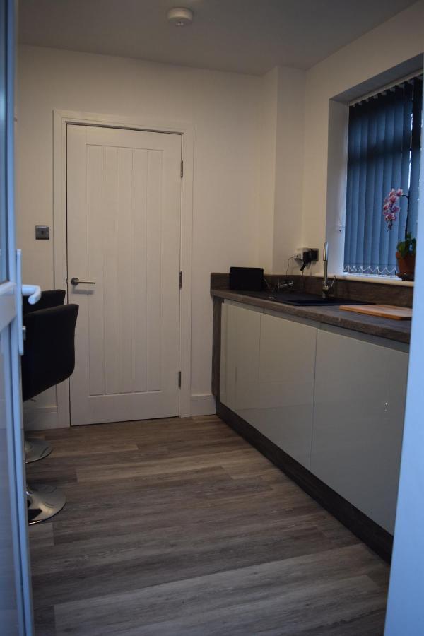 Airport Padzzz Apartment Wythenshawe Exterior photo